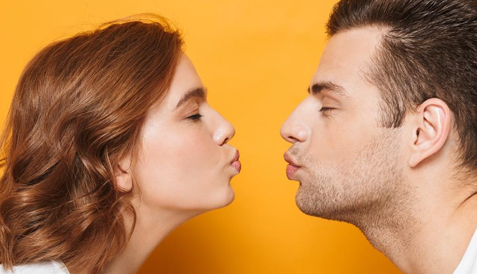 Kisses can transmit tooth decay?!